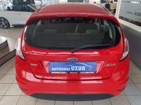 Gebraucht Ford Fiesta 101 PS (74 kW) 2014 Rot Kleinwagen
