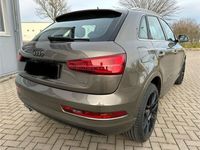 gebraucht Audi Q3 2.0 TDI quattro S tronic 135kW design Navi