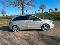 Gebraucht Mercedes B250 211 PS (155 kW) 2013 Silber Van / Kleinbus