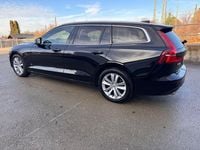 Gebraucht Volvo V60 Momentum 197 PS (144 kW) 2021 Schwarz Kombi
