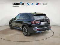 Gebraucht BMW iX3 Impressive 210 kW (286 PS) 2022 M carbonschwarz SUV