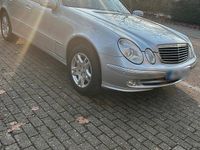 Gebraucht Mercedes E240 177 PS (130 kW) 2003 Silber Limousine