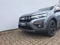 Nowe Dacia Jogger Extreme 101 KM (74 kW) 2025 Szary Minivan