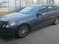 Gebraucht Mercedes E220 Avantgarde 170 PS (125 kW) 2011 Grau Kombi