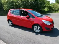 Gebraucht Opel Meriva Edition 101 PS (74 kW) 2010 Rot Van / Kleinbus
