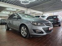 Gebraucht Opel Astra 140 PS (102 kW) 2012 Silber Limousine