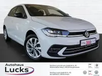 Gebraucht VW Polo Style 95 PS (69 kW) 2022 Weiß (pure white deep black perleffekt) Limousine