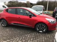 Gebraucht Renault Clio Initiale Paris 90 PS (66 kW) 2014 Rot Kleinwagen