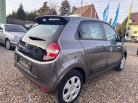 Gebraucht Renault Twingo Life 69 PS (50 kW) 2016 Grau Kleinwagen