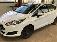 Gebraucht Ford Fiesta Trend 101 PS (74 kW) 2013 Frostweiß Kleinwagen