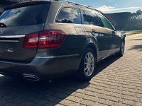 Gebraucht Mercedes E220 Avantgarde 170 PS (125 kW) 2012 Grau Kombi