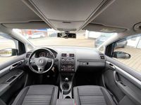 Gebraucht VW Touran Cup 105 PS (77 kW) 2015 Braun Van / Kleinbus