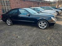 Gebraucht Mercedes E320 Avantgarde 224 PS (164 kW) 2005 Schwarz Limousine