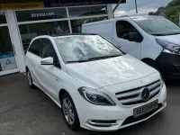 Gebraucht Mercedes B180 122 PS (89 kW) 2012 Weiß Kleinwagen