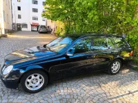 Usado Mercedes E220 150 CV (110 kW) 2004 Azul Familiar