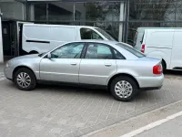 Usado Audi A4 101 HP (74 kW) 2000 Cinzento Sedan
