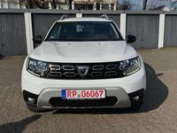 Gebraucht Dacia Duster Celebration 116 PS (85 kW) 2021 Gletscherweiss SUV