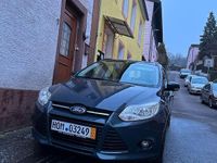 Gebraucht Ford Focus SYNC Edition 125 PS (91 kW) 2013 Blau Kombi