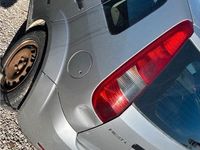 Second-hand Ford Fiesta 69 CP (50 kW) 2005 Argintiu Hatchback