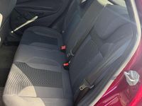 Gebraucht Ford Fiesta Titanium 101 PS (74 kW) 2013 Rot Kleinwagen