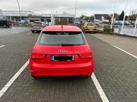 Gebraucht Audi A1 Comfort 122 PS (89 kW) 2011 Rot Kleinwagen