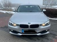 Gebraucht BMW 318 143 PS (105 kW) 2015 Silber Kombi