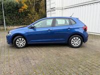 Gebraucht VW Polo Life 95 PS (69 kW) 2023 Blau Limousine