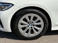 Gebraucht BMW 318 Advantage 150 PS (110 kW) 2022 Alpinweiss iii Kombi