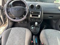 Gebraucht Ford Fiesta 60 PS (44 kW) 2003 Silber Kleinwagen