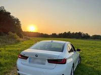 Gebraucht BMW 320e 190 PS (139 kW) 2022 Weiß Limousine