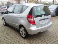 Gebraucht Mercedes A160 95 PS (69 kW) 2010 Silber Limousine