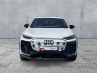 Gebraucht Audi SQ6 e-tron Ambiente 359 kW (489 PS) 2025 Gletscherweiß metallic SUV