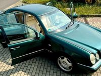 Gebraucht Mercedes E240 Elegance 170 PS (125 kW) 1998 Grün Limousine