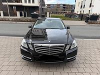 Gebraucht Mercedes E220 Avantgarde 170 PS (125 kW) 2012 Schwarz Limousine