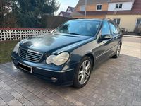 Gebraucht Mercedes C180 143 PS (105 kW) 2002 Blau Kombi