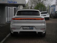 Gebraucht Porsche Cayenne 470 PS (345 kW) 2024 Kreide SUV