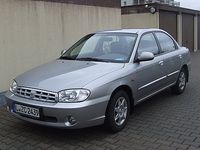 Gebraucht Kia Shuma 102 PS (75 kW) 2003 Silber metallic Kleinwagen