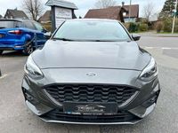 gebraucht Ford Focus Lim. ST-Line*LED*F-1*CAM*DAB*NAVI*WENIG KM