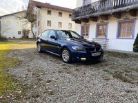 Gebraucht BMW 320 184 PS (135 kW) 2011 Blau Limousine