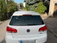 Gebraucht VW Golf VI 105 PS (77 kW) 2010 Weiß Kleinwagen
