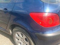 Gebraucht Peugeot 307 90 PS (66 kW) 2003 Blau Limousine