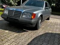 Gebraucht Mercedes 200 118 PS (86 kW) 1992 Silber Limousine