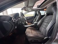 Gebraucht Mercedes GLA180 122 PS (89 kW) 2018 Mountaingrau SUV