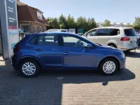 Gebraucht VW Polo Comfortline 80 PS (58 kW) 2020 Reef blue metallic Kleinwagen