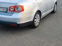 Gebraucht VW Jetta 115 PS (84 kW) 2007 Silber Limousine