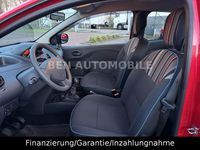 Second-hand Renault Twingo Expression 75 CP (55 kW) 2014 Roșu Hatchback