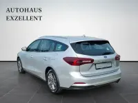 Gebraucht Ford Focus Titanium 120 PS (88 kW) 2022 Silber Limousine