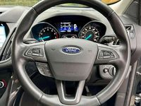 Gebraucht Ford Kuga 182 PS (133 kW) 2017 Grün SUV