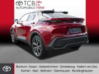 Neu Toyota C-HR 140 PS (102 kW) 2025 Karminarot/schwarz SUV
