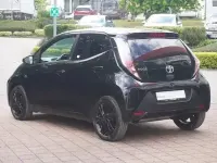 Używany Toyota Aygo 69 KM (50 kW) 2018 Czarny Hatchback
